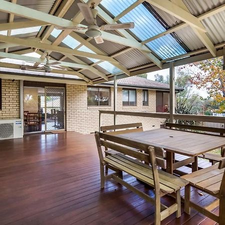 Spacious And Restful Holiday Home With Backyard Weetangerra Εξωτερικό φωτογραφία